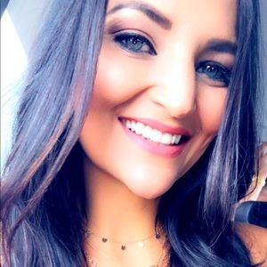 Meet your Posher, Siecelia